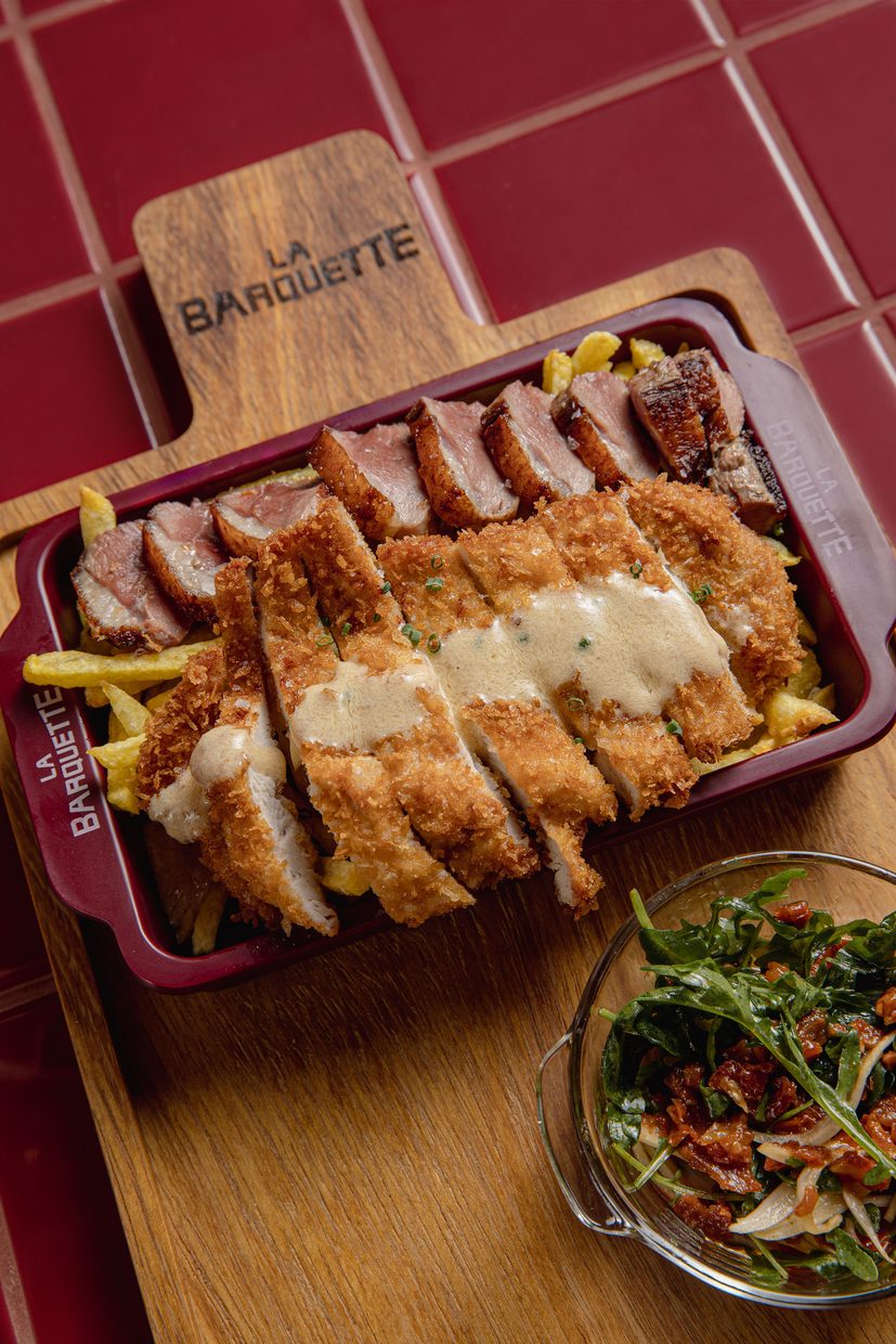 Magret y pollo panko con salsa en la barquette